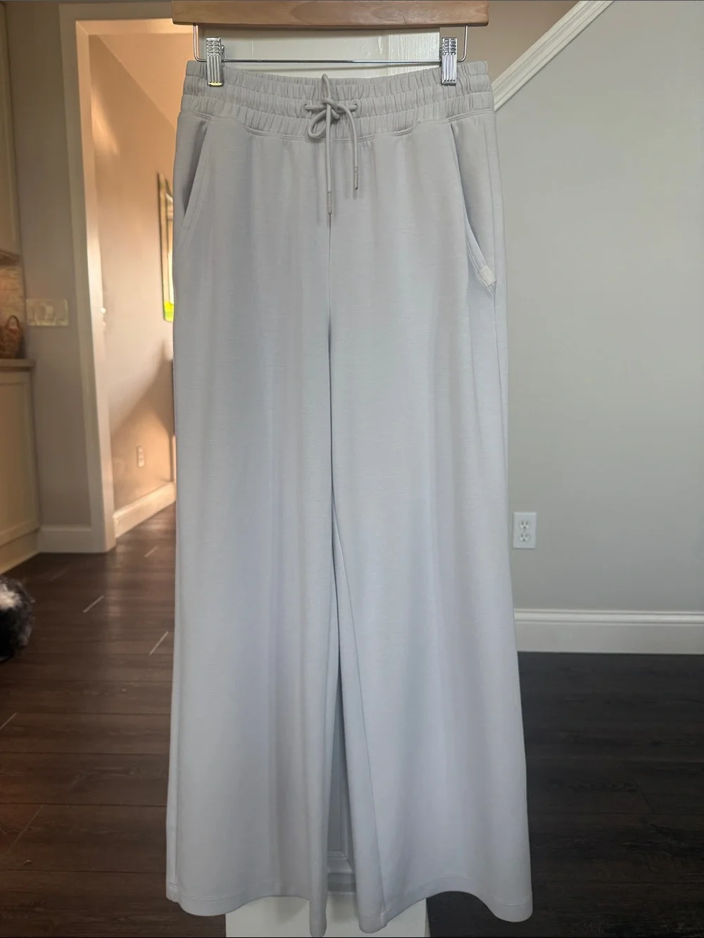 Gilly Hicks by Hollister Active Cool Down Wide-Leg Pants in Stone Medium